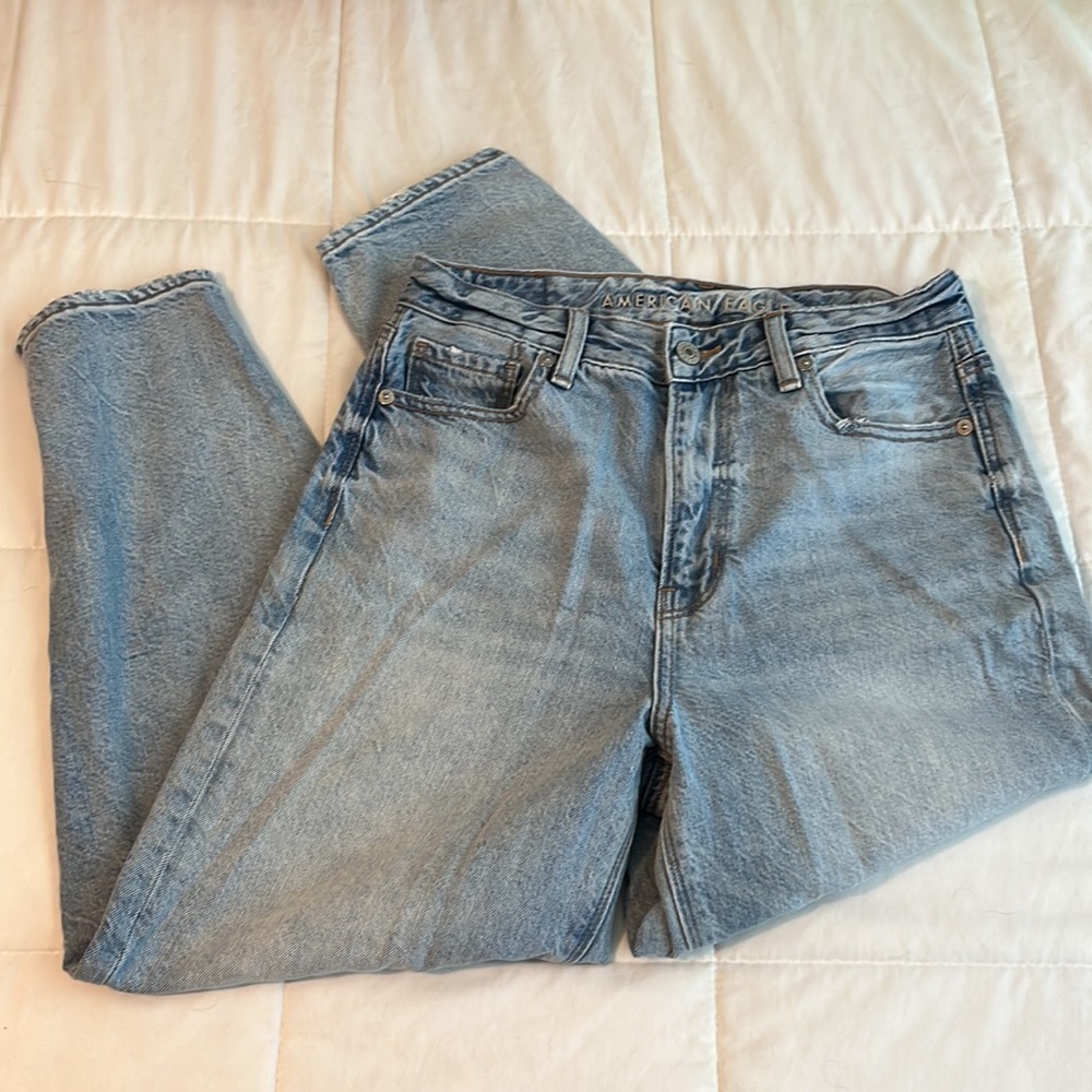 american eagle light washed relaxed mom jean x short